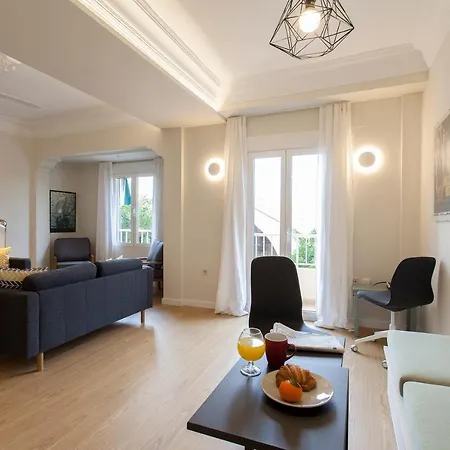 Near The Marina, Appartement *