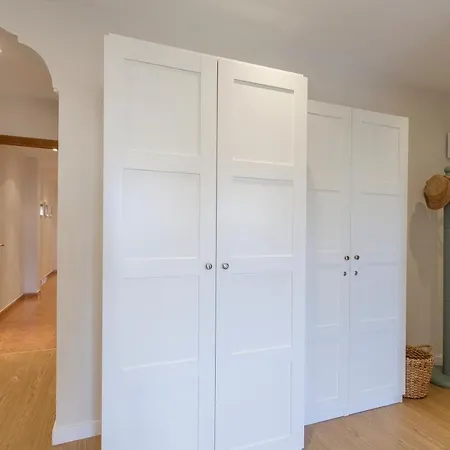 Near The Marina, Appartement Valence